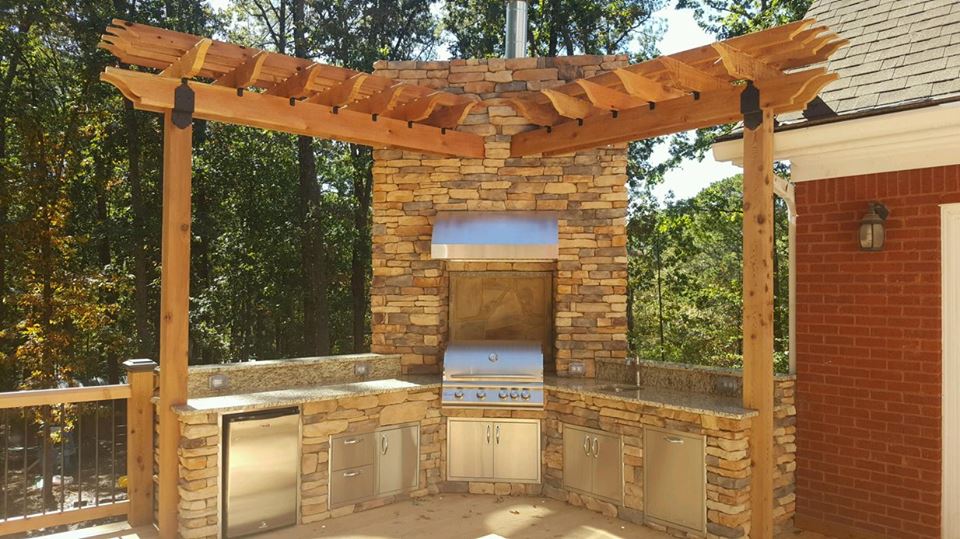 How to Build an Outdoor Kitchen With Stone Veneer: Step-by-Step Guide